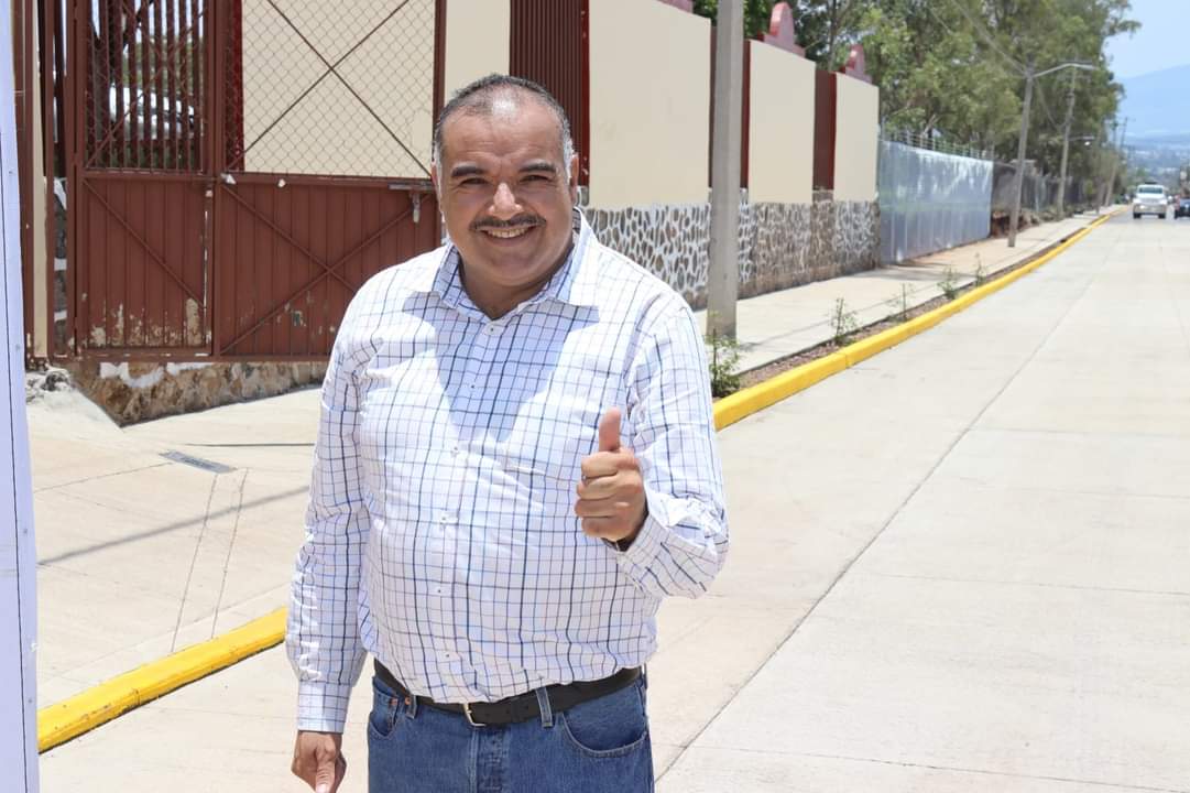 Isidoro Mosqueda inaugura pavimentación de calle Lázaro Cárdenas