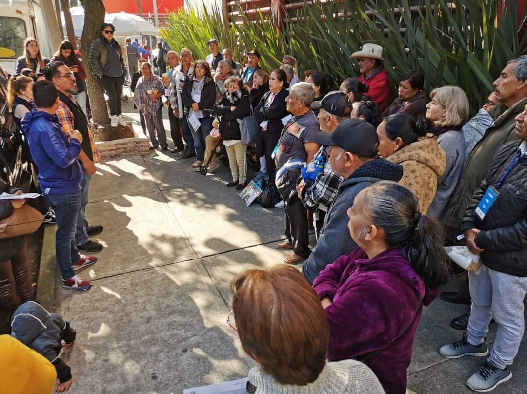 Programa REFAMI ya tiene inscritos más de 170 adultos mayores, podrán hacer trámites para reunirse con familiares en EU