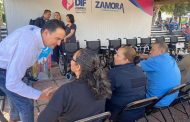 Carlos Soto y DIF Zamora entregan aparatos funcionales para adultos mayores