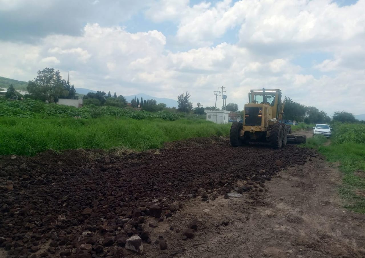 Mejoran camino de acceso a colonia El Mirador con labor conjunta entre vecinos y autoridades