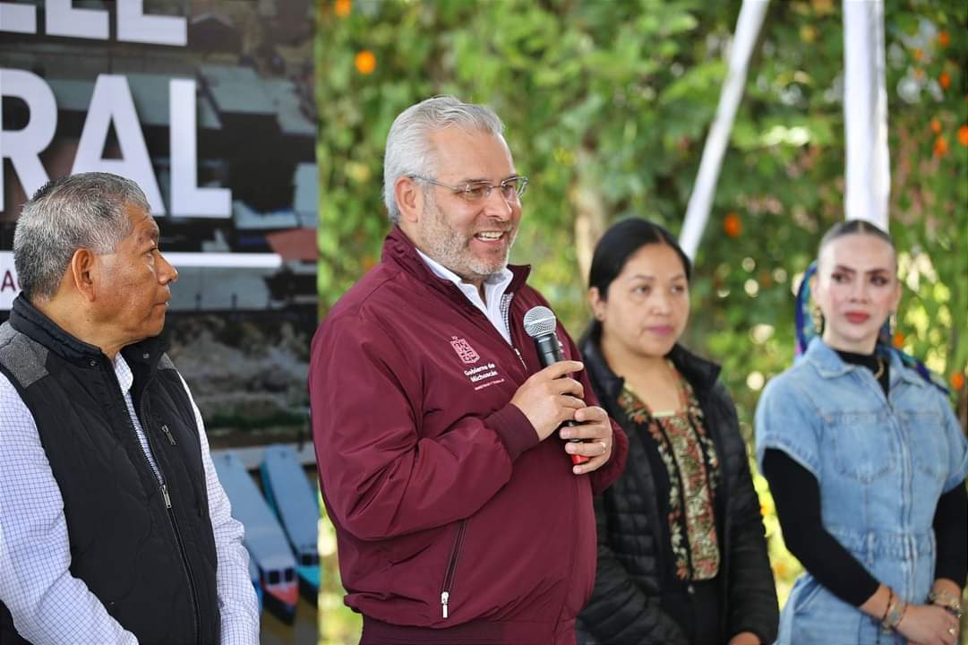 Pedirá Bedolla a Sheinbaum sea prioridad nacional rehabilitación del lago de Pátzcuaro