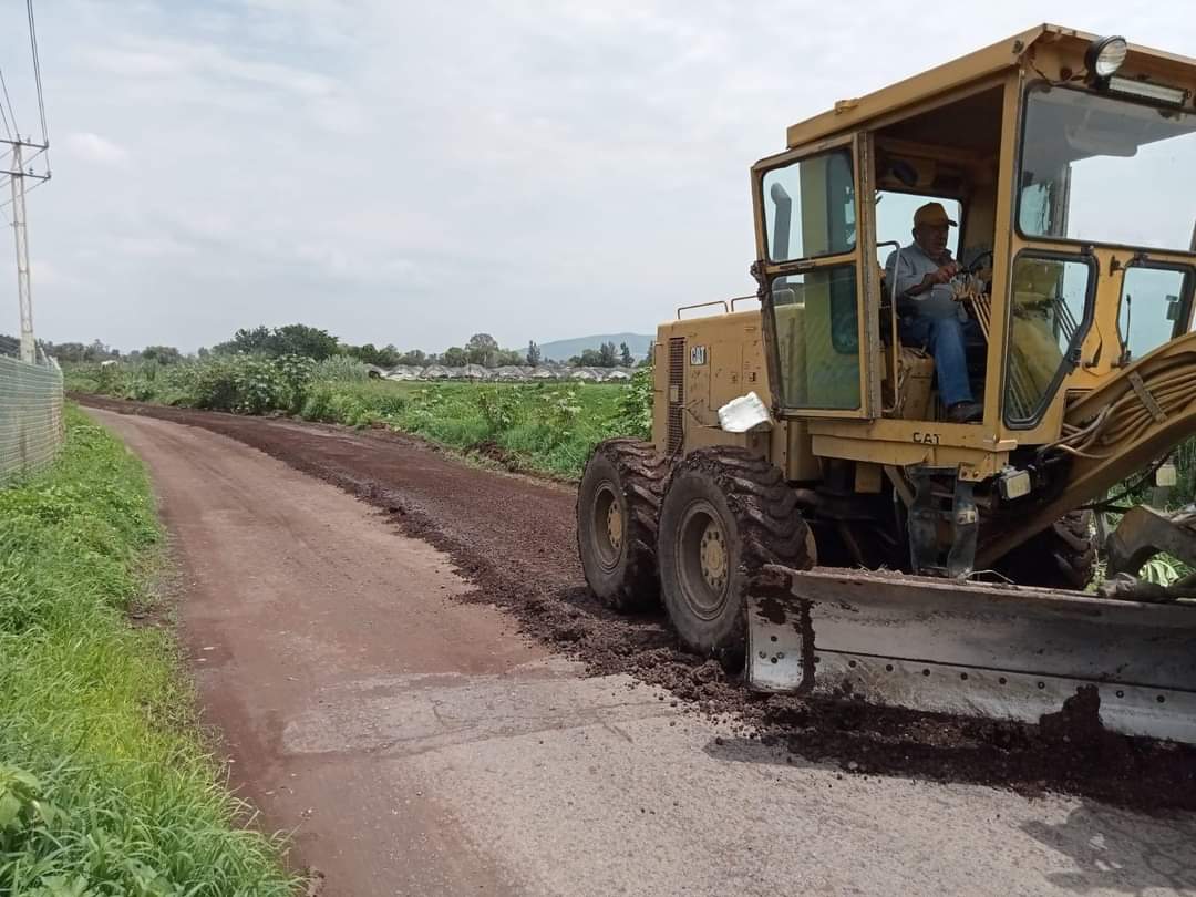 Mejoran camino Los Espinos - Puente de Tubos para apoyar a los productores agrícolas 