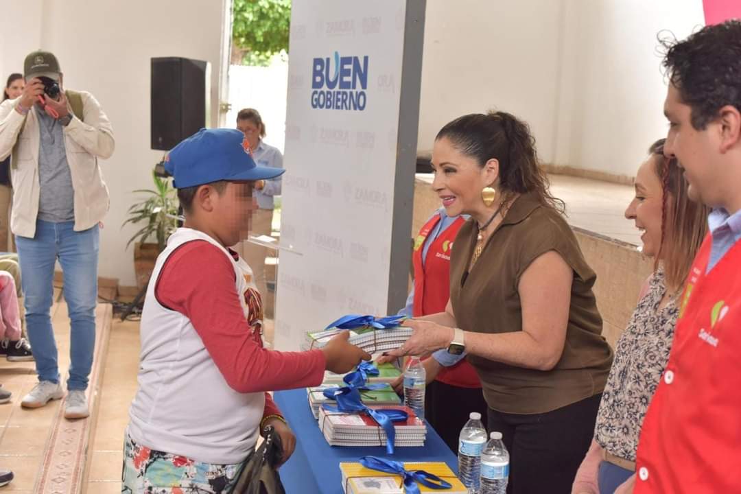 Beneficiarán a infantes con entrega de 900 cuadernos escolares 