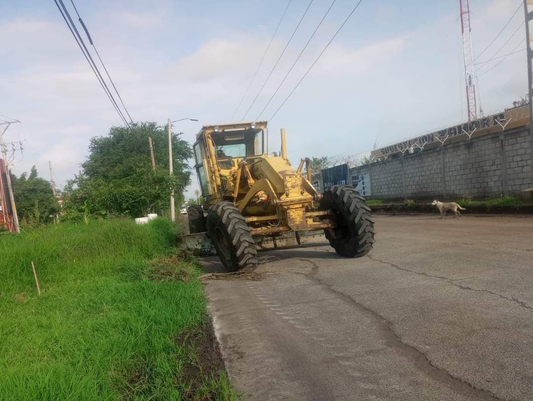 Realizan faena de limpieza y mejoramiento de calle en Colonia San Joaquín 