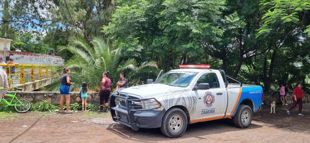 Refuerza SAPAZ y Protección Civil con costalera márgenes del Río Duero