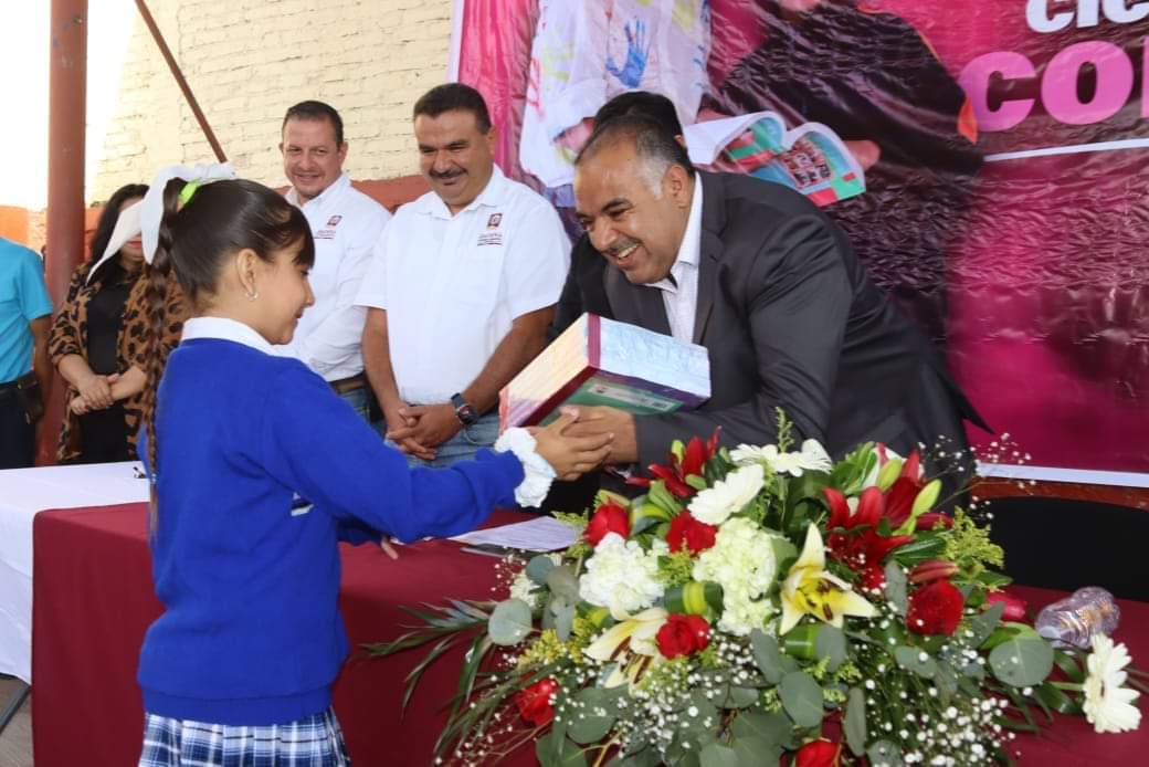 Isidoro Mosqueda encabezó la apertura del ciclo escolar 2024 - 2025