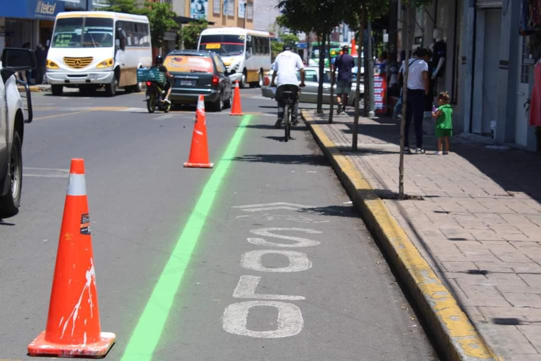 Realizan en zona centro distintas acciones para mantener orden en tránsito peatonal, ciclista y vehicular.