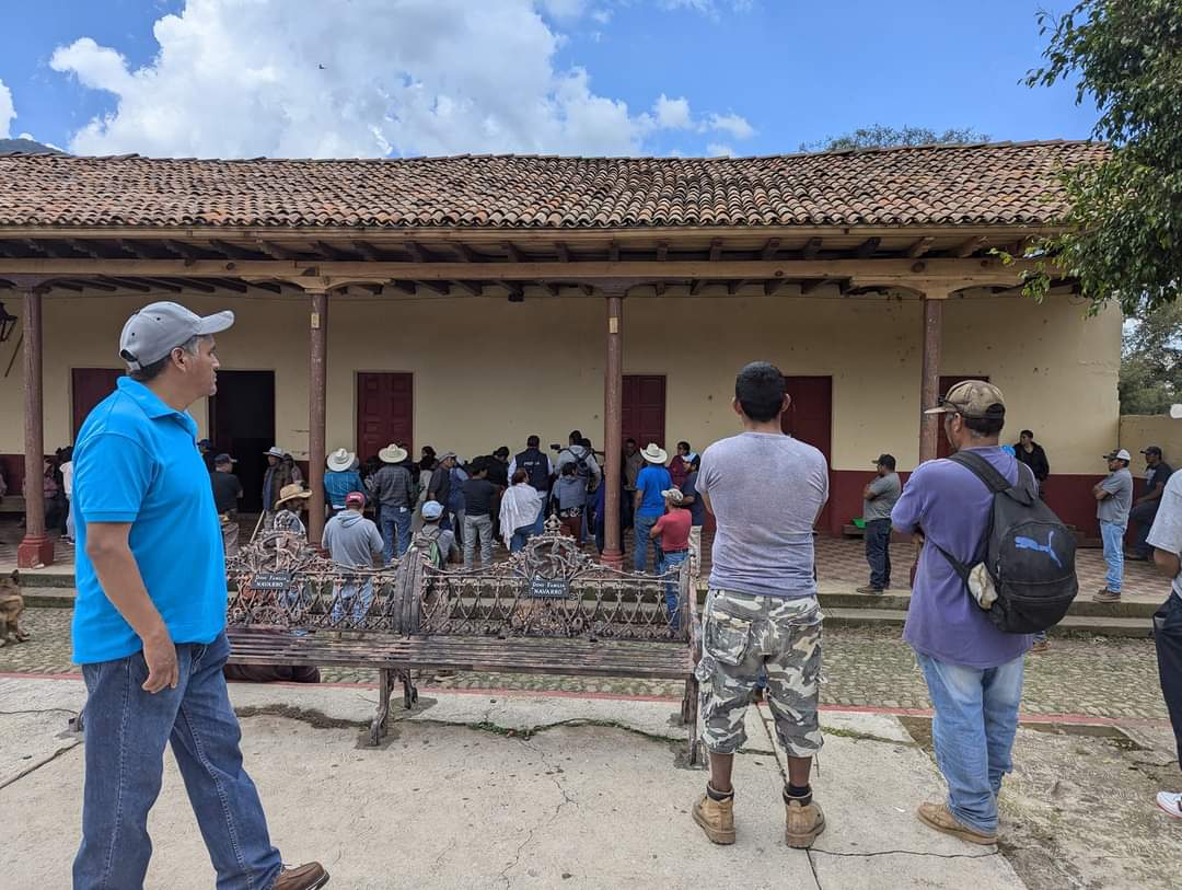 Pobladores de Patamban toman la sede comunal en protesta