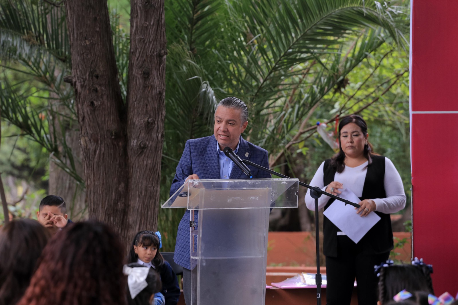 Garantizados los sueldos y prestaciones del magisterio: Luis Navarro