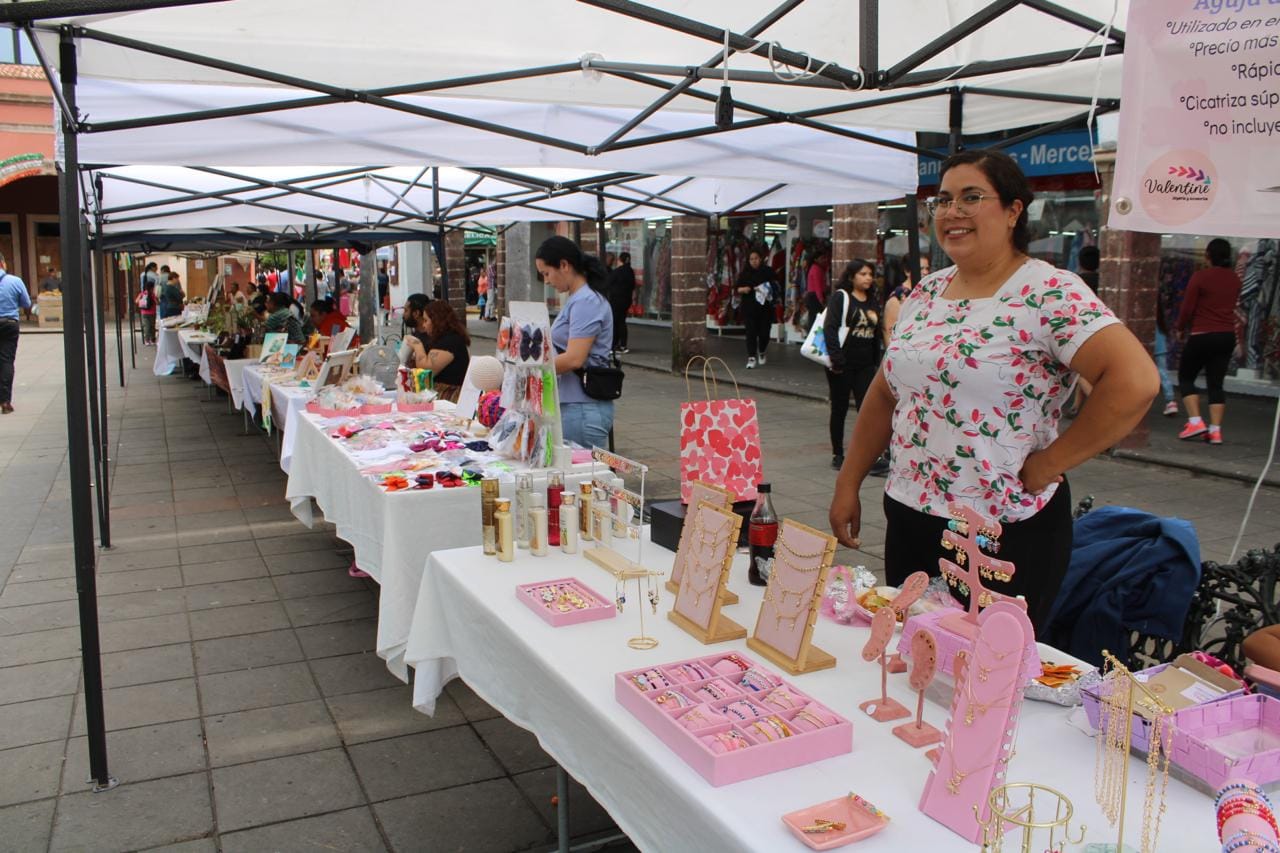 Realizan la Expo Creativa Mujer