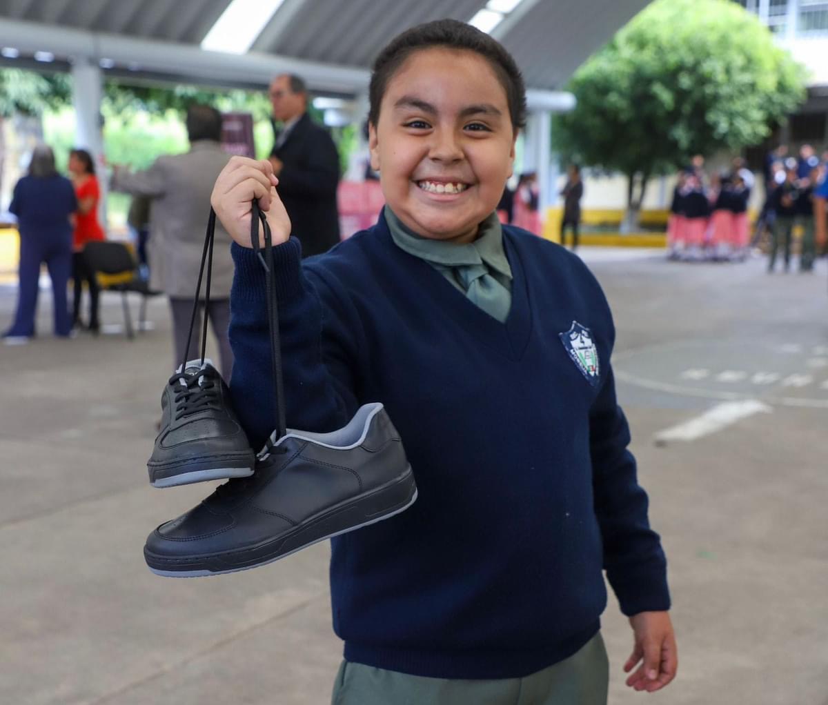 Llegan tenis del Programa Jalo a Estudiar a jóvenes de todo el estado: SEE