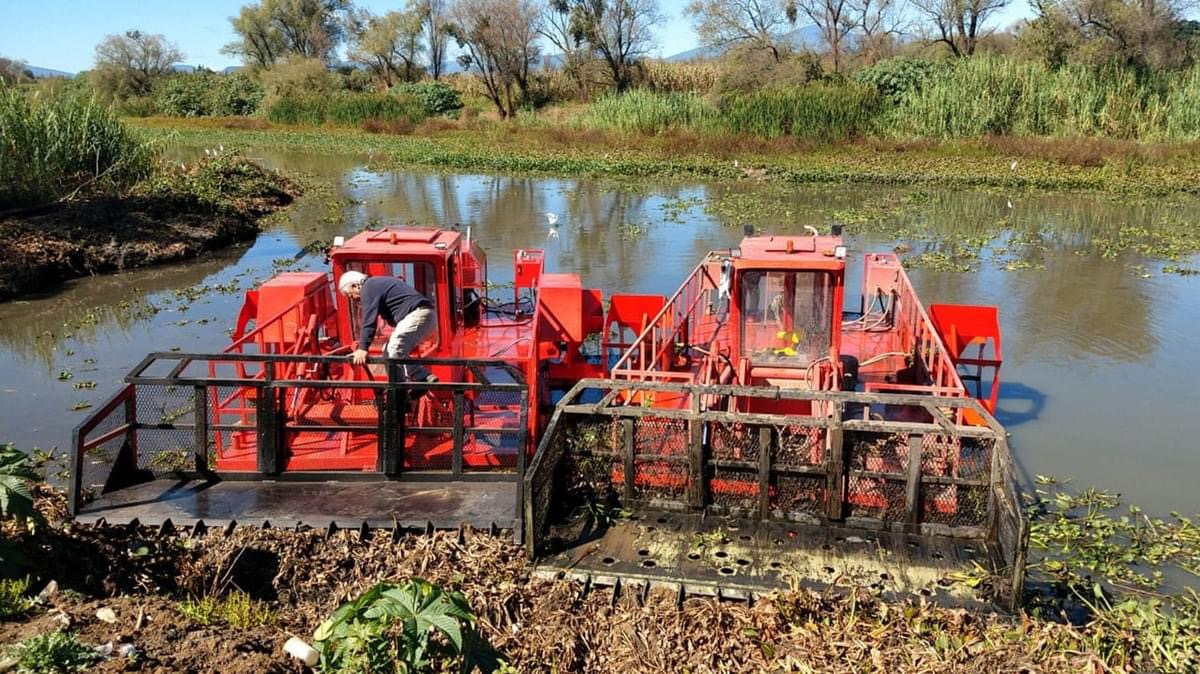 Invierte Estado 45.2 mdp en maquinaria para recuperar lago de Pátzcuaro