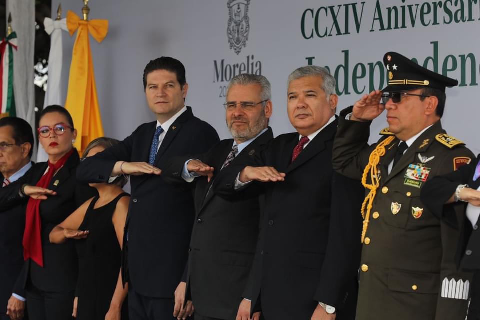 Encabeza Bedolla cívica por el CCXIV Aniversario del Inicio de la Independencia