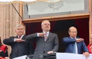 Presencia Bedolla desfile cívico militar por el 214 Aniversario de la Independencia de México