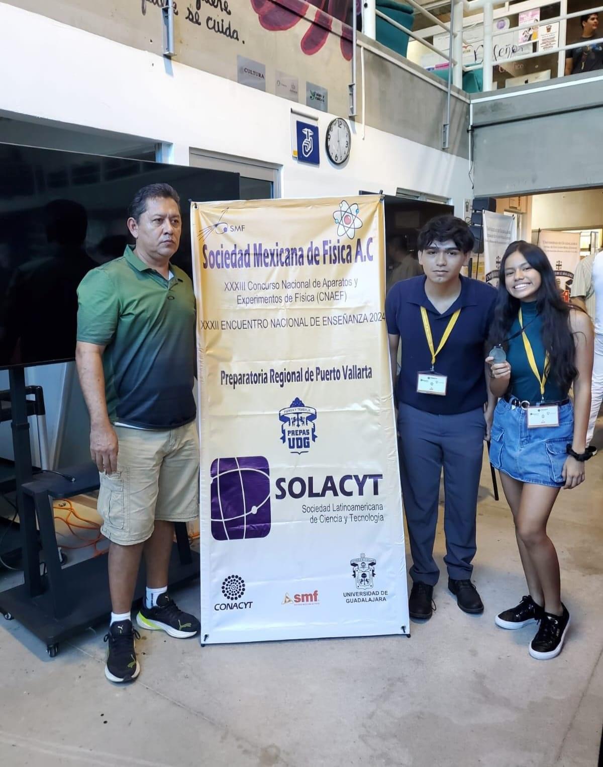 Estudiantes del Cecytem ganan plata y mención honorífica en concurso nacional de física