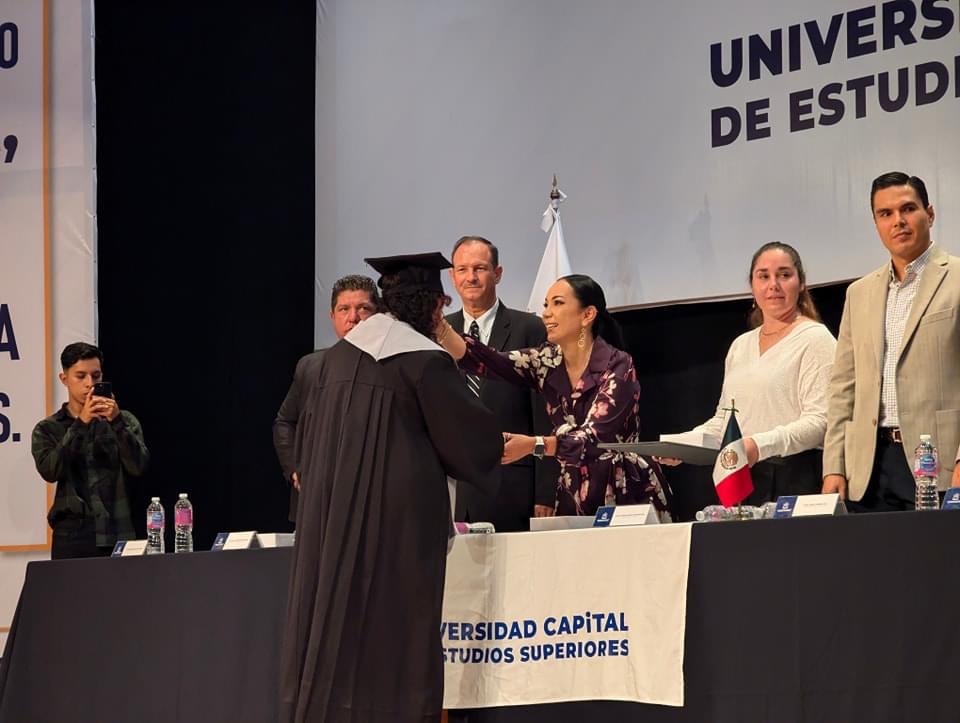 Universidad Capital entrega casi 200 egresados y otorga cerca de 30 títulos a estudiantes