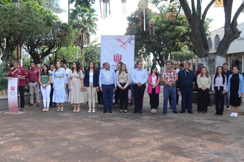 Isidoro Mosqueda encabeza acto cívico