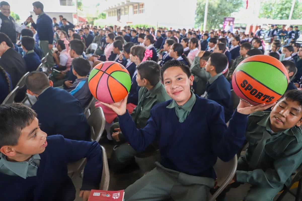 Habrá becas para más de 200 mil estudiantes de secundaria: SEE