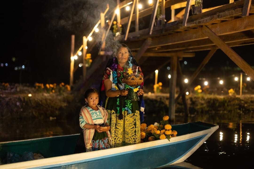 Vive la ancestral celebración de Noche de Muertos en estas localidades de Michoacán