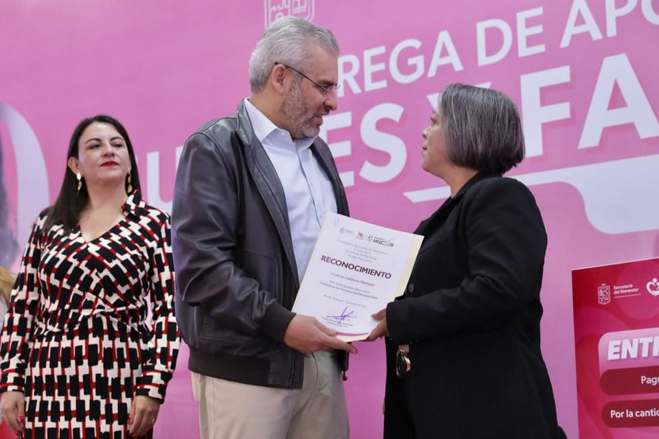 A la Constitución, programas de apoyo contra el cáncer: Bedolla