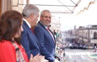 Asiste Bedolla al desfile por el 114 Aniversario del Inicio de la Revolución Mexicana