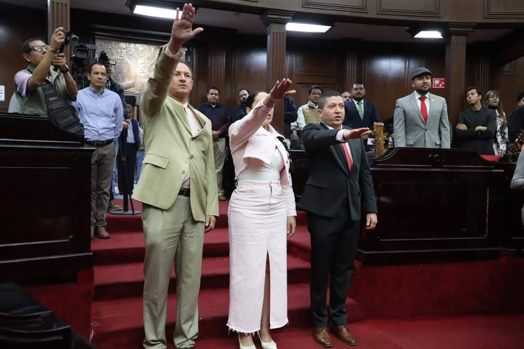 David Martínez Gowman tomó protesta como integrante del comité de evaluación del Poder Legislativo.