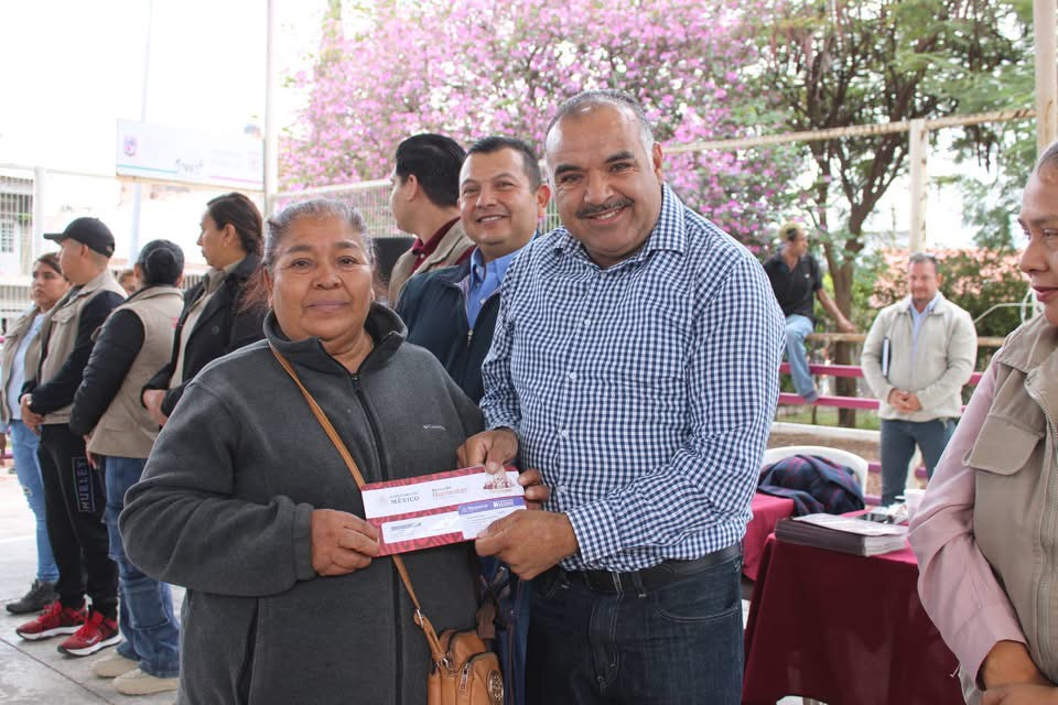 Isidoro Mosqueda encabezó evento de entrega de tarjetas de Pensión Bienestar