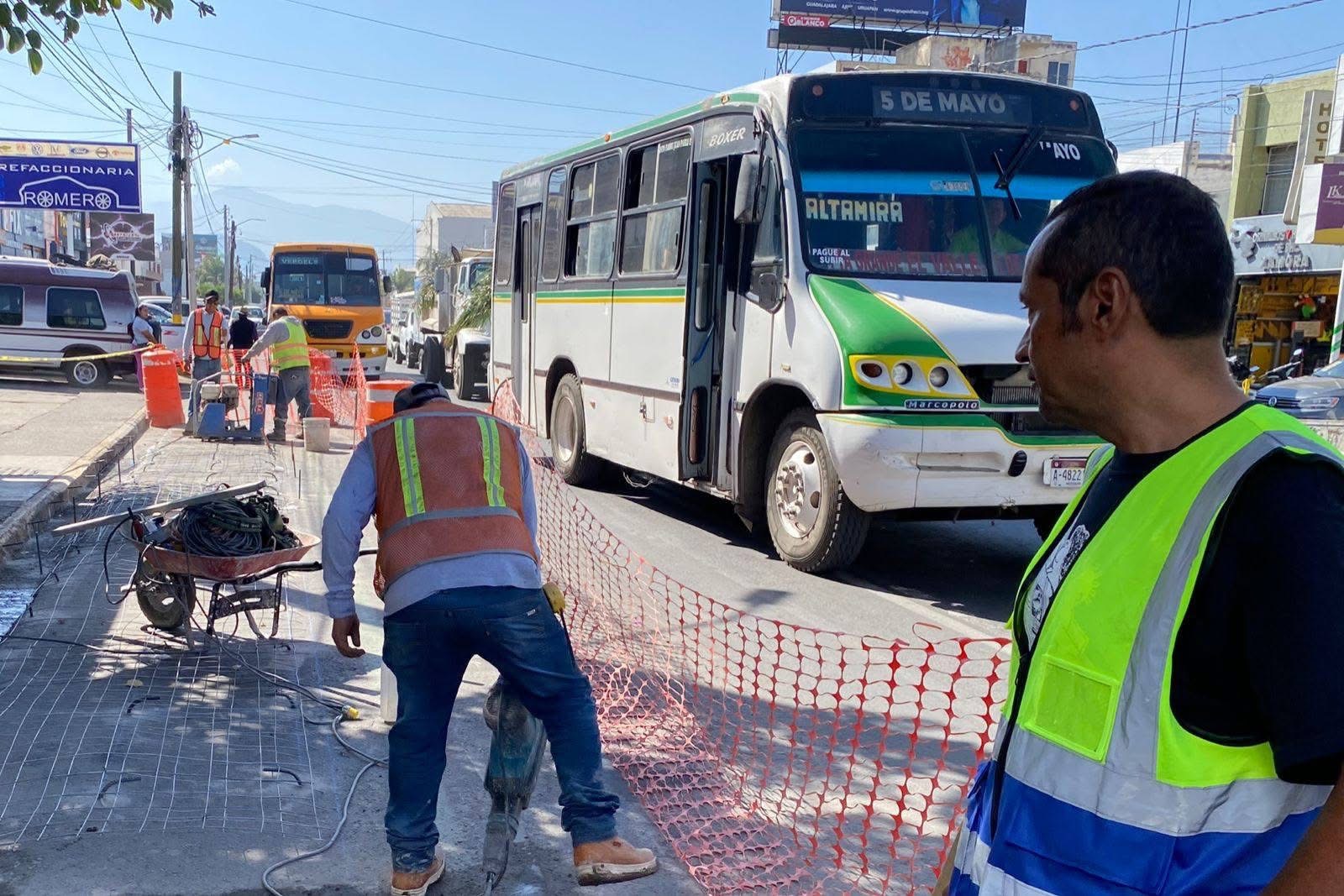 Sigue el ordenamiento vial en la Avenida 5 de Mayo