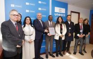 Bedolla presenta en Unesco expediente para que Pátzcuaro sea Patrimonio Mundial