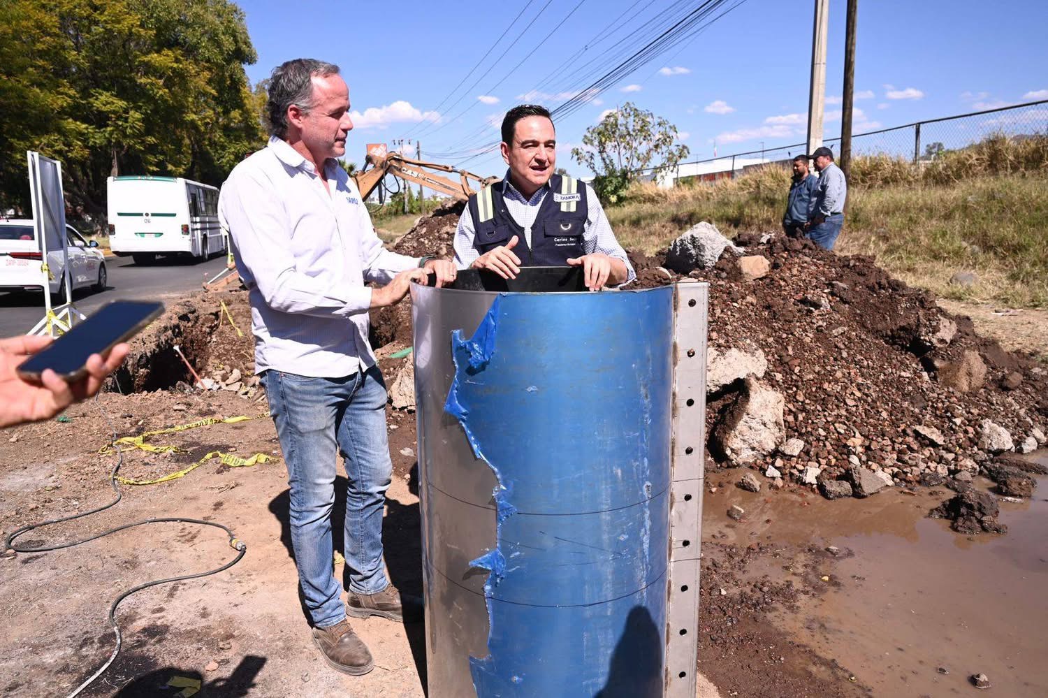 Carlos Soto supervisó reparación de fuga en línea de conducción de agua potable