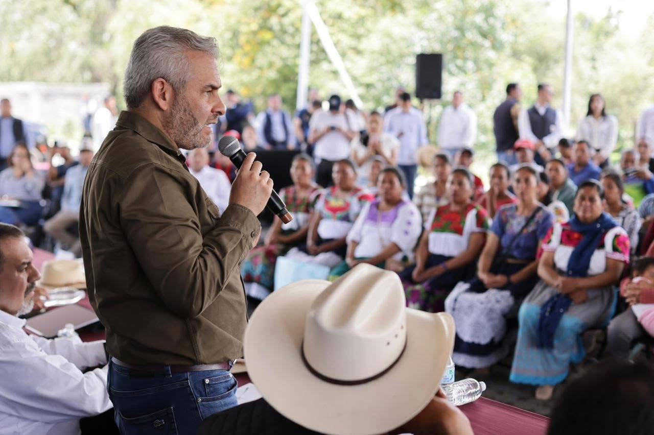 En marzo se reactiva empleo temporal para preservación del lago de Pátzcuaro: Bedolla