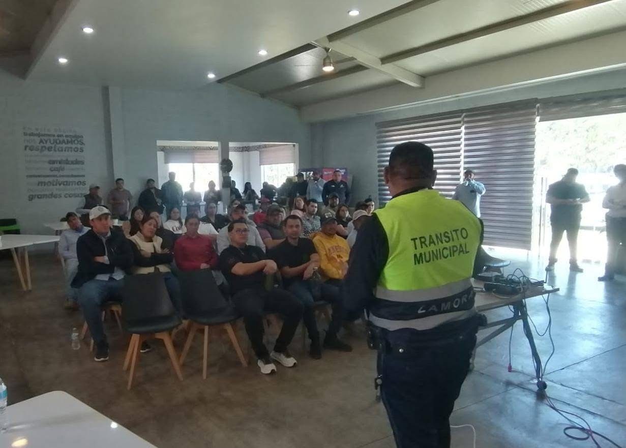 Imparten curso de manejo a la defensiva y prevención de accidentes a empleados agrícolas