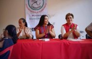 Adriana Campos Huirache se reunió con mujeres del ONMPRI en Apatzingán