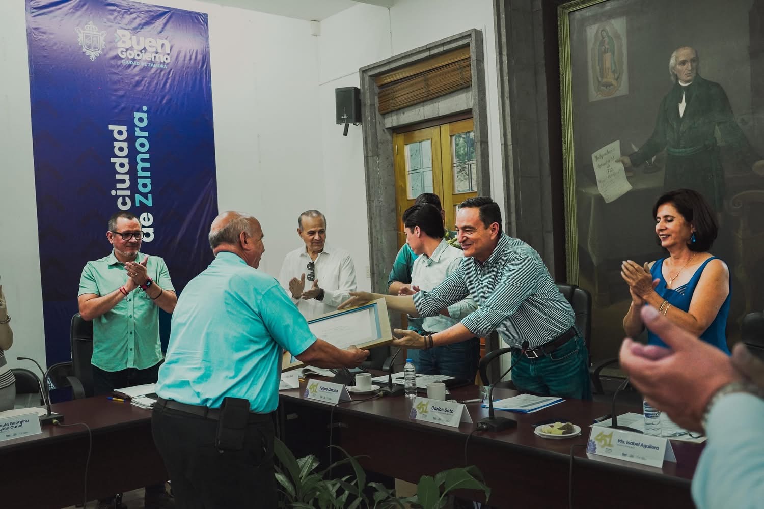 Cabildo de Zamora reconoce a Rubén Ramírez Toledo y aprueba jubilaciones